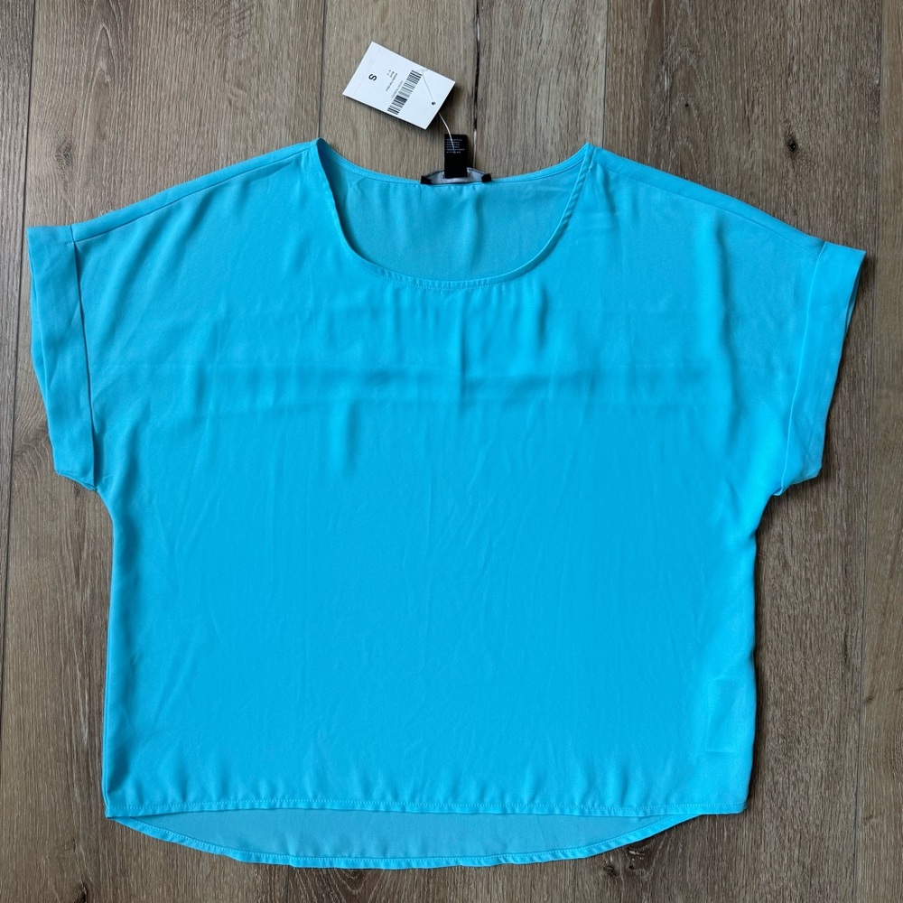 NWT FOREVER 21 Blue Short Sleeve Blouse Size Small
